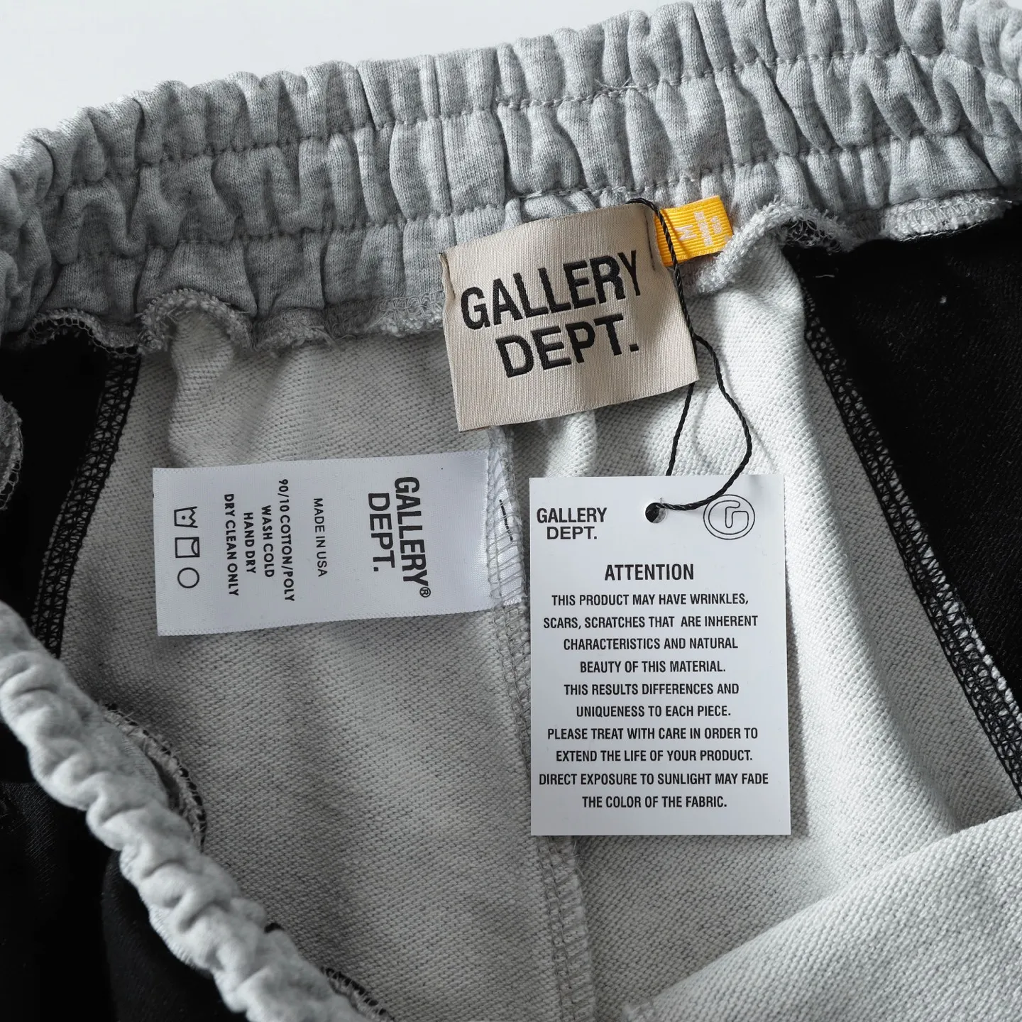 GALLERY. DEPT's new double color block shorts Style number: D273P140 Color: black and gray Size: S M L XL